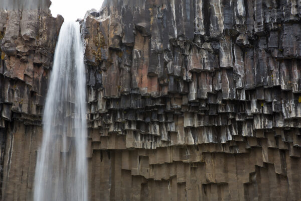 Island_Wasserfall Svartifoss_rolf mauch_014